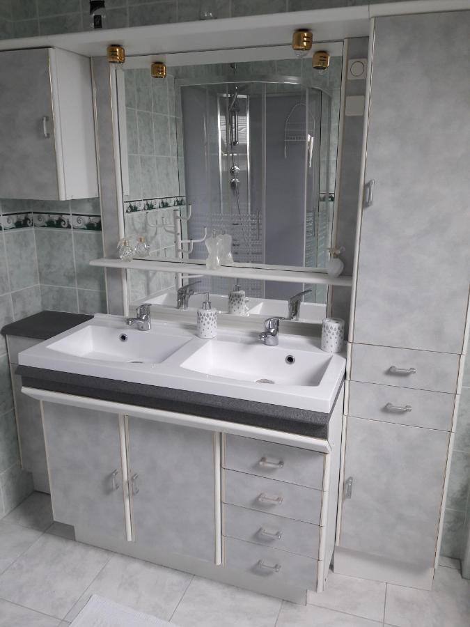 Chambres D'Hotes Regine La Gouesniere Luaran gambar